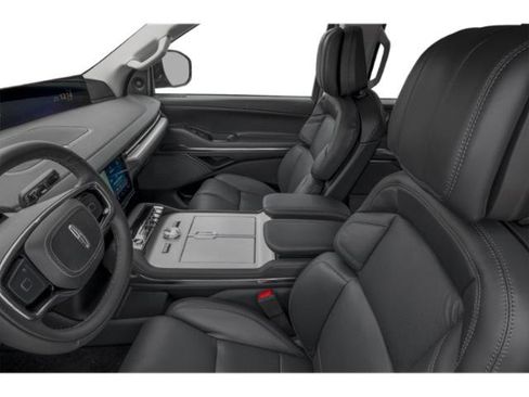 New 2026 Lincoln Navigator Reserve AWD/4WD image 8
