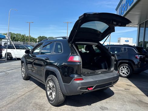 Used 2020 Jeep Cherokee Trailhawk w/ Cold Weather Group AWD/4WD image 17