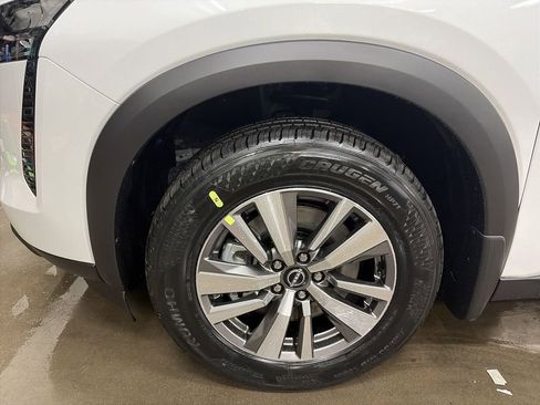 New 2026 Nissan Pathfinder SL image 10