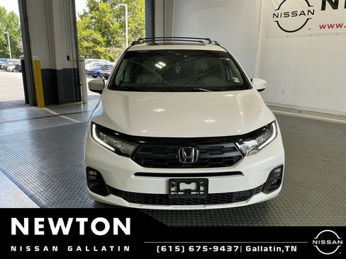 Used 2025 Honda Odyssey EX-L image 3