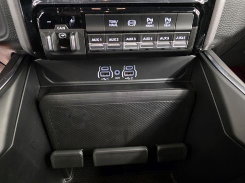 New 2026 RAM 2500 Big Horn AWD/4WD image 12