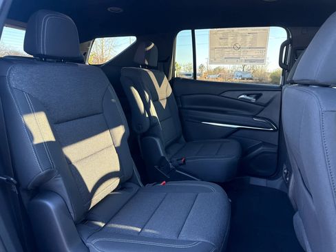 New 2026 Chevrolet Traverse LT image 17