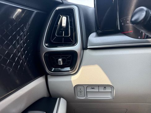 Used 2021 Kia Sorento S FWD image 28