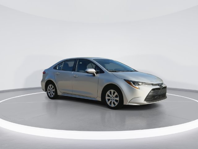 Used 2024 Toyota Corolla LE FWD image 2