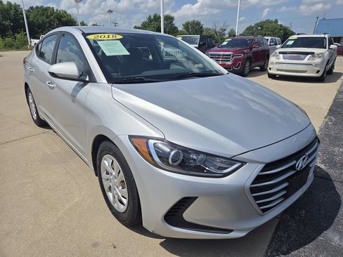 Used 2018 Hyundai Elantra SE w/ Cargo Package image 1