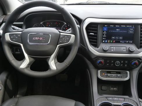 Used 2023 GMC Acadia SLT w/ Elevation Edition image 18