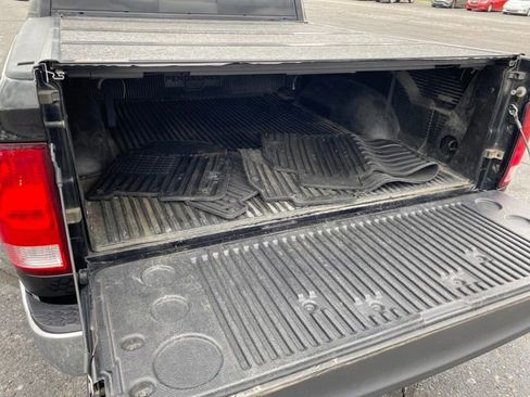 Used 2017 RAM 1500 Classic SLT image 18