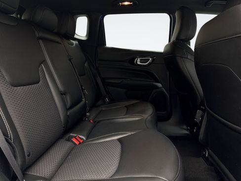 Used 2023 Jeep Compass Latitude w/ Convenience Group image 17