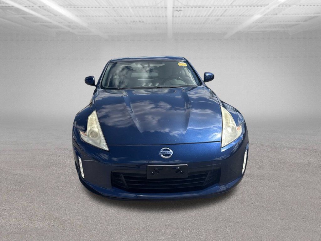 Used 2013 Nissan 370Z Touring w/ Sport Pkg RWD image 2