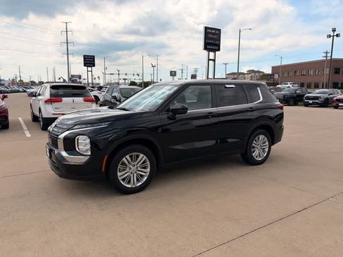 Used 2024 Mitsubishi Outlander ES AWD/4WD image 5
