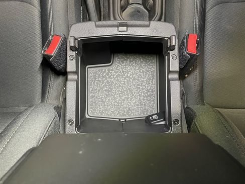 Used 2021 Jeep Wrangler Unlimited Sport image 33