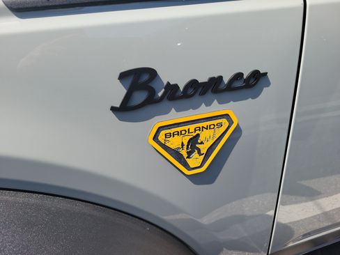 Used 2021 Ford Bronco Badlands AWD/4WD image 13