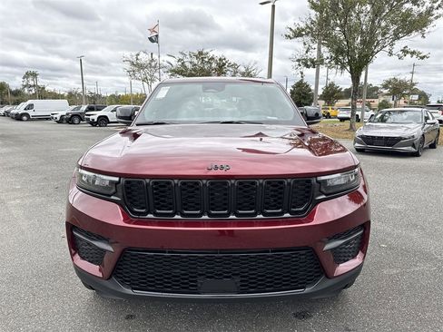 New 2025 Jeep Grand Cherokee Altitude image 8