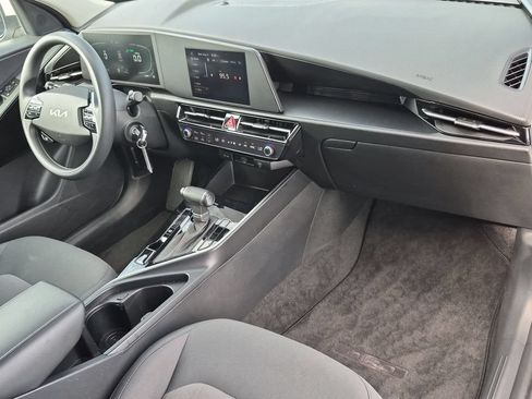 Used 2025 Kia Niro LX FWD image 31