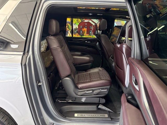 Used 2022 Cadillac Escalade ESV Premium Luxury Platinum AWD/4WD image 53