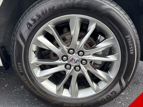 Used 2023 Buick Enclave Avenir w/ Avenir Technology Package AWD/4WD image 12