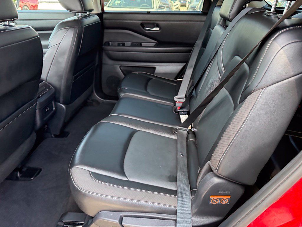 Certified 2023 Nissan Pathfinder SL FWD image 23