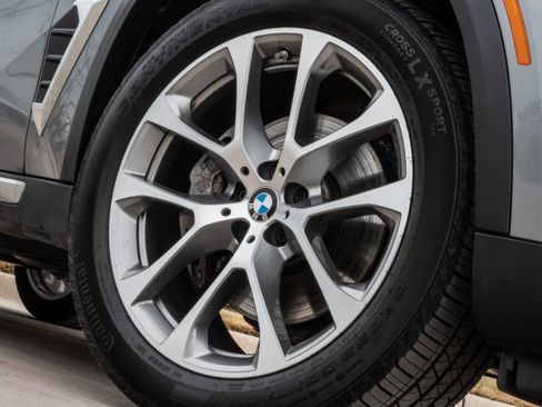 Certified 2025 BMW X5 xDrive40i w/ Climate Comfort Package image 9