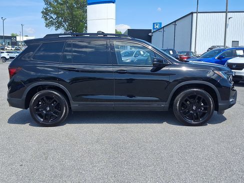 Used 2025 Honda Passport Black Edition image 7