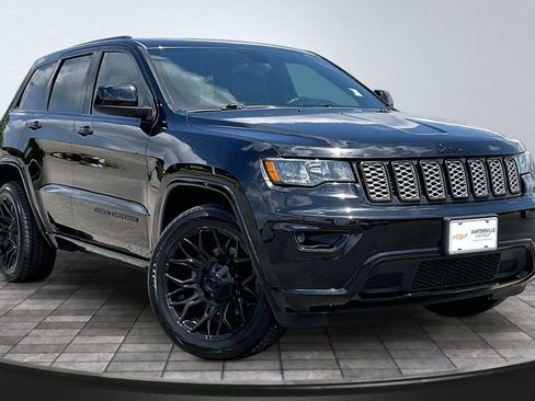 Used 2021 Jeep Grand Cherokee Laredo X AWD/4WD image 12