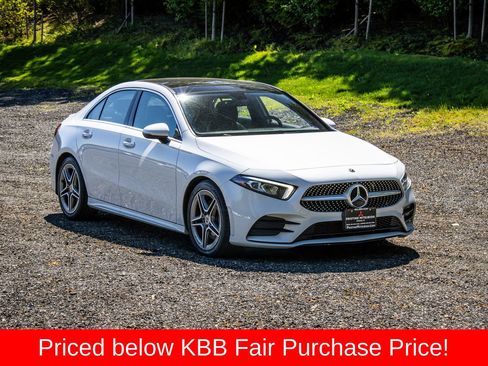 Used 2020 Mercedes-Benz A 220 4MATIC w/ AMG Line image 10