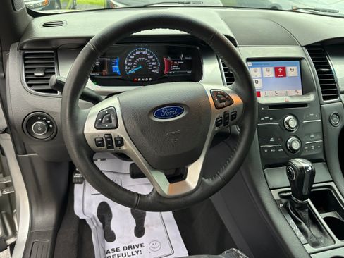 Used 2019 Ford Taurus SEL w/ Equipment Group 201A AWD/4WD image 18