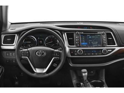 Used 2019 Toyota Highlander XLE