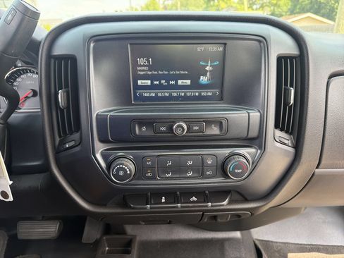Used 2018 Chevrolet Silverado 1500 W/T AWD/4WD image 30
