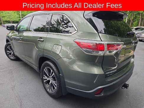 Used 2016 Toyota Highlander XLE AWD/4WD image 17