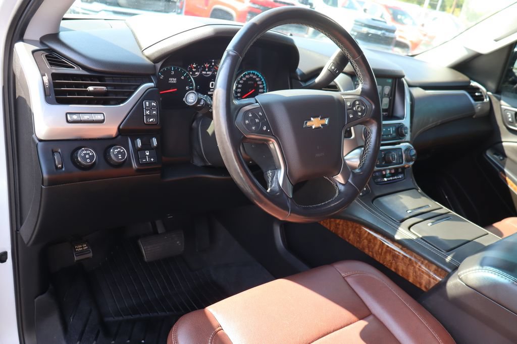 Used 2020 Chevrolet Suburban Premier w/ Premier Plus Edition AWD/4WD image 5