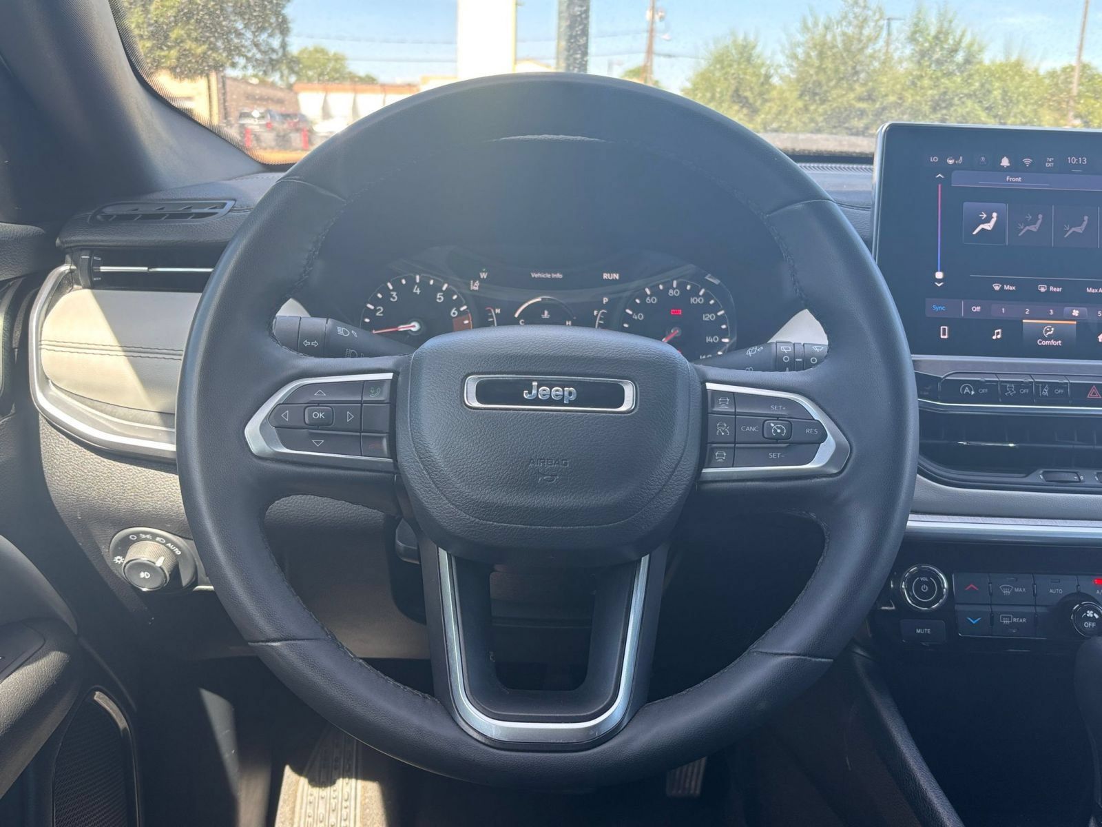 Used 2025 Jeep Compass Limited AWD/4WD image 26