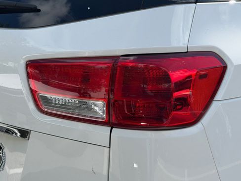 Used 2018 Kia Sedona LX FWD image 44