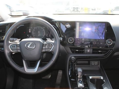 Certified 2025 Lexus NX 250 FWD image 14