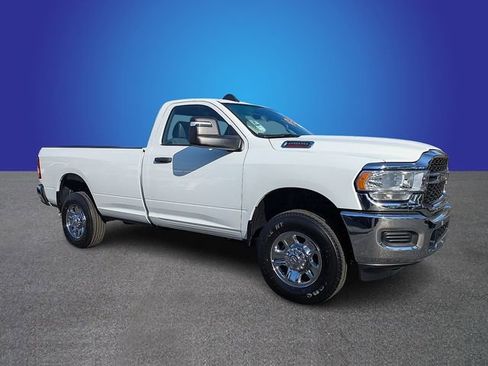 Used 2024 RAM 2500 Tradesman w/ Chrome Appearance Group AWD/4WD image 7