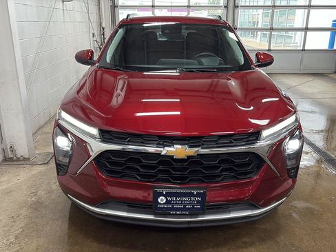 Used 2025 Chevrolet Trax LT w/ LT Convenience Package FWD image 38