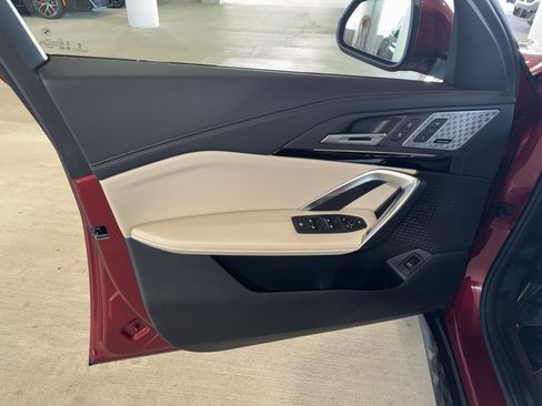 Certified 2025 BMW X2 xDrive28i w/ Premium Package image 17