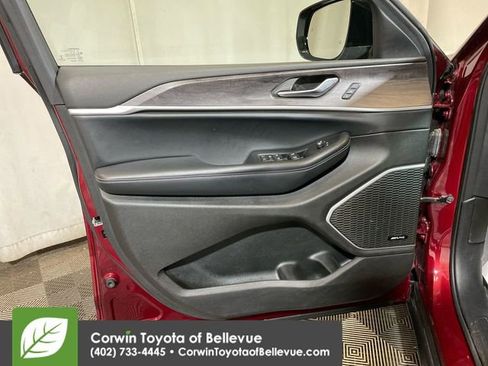 Used 2022 Jeep Grand Cherokee L Limited image 26