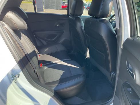 Used 2022 Chevrolet Trax LT w/ Driver Confidence Package image 16