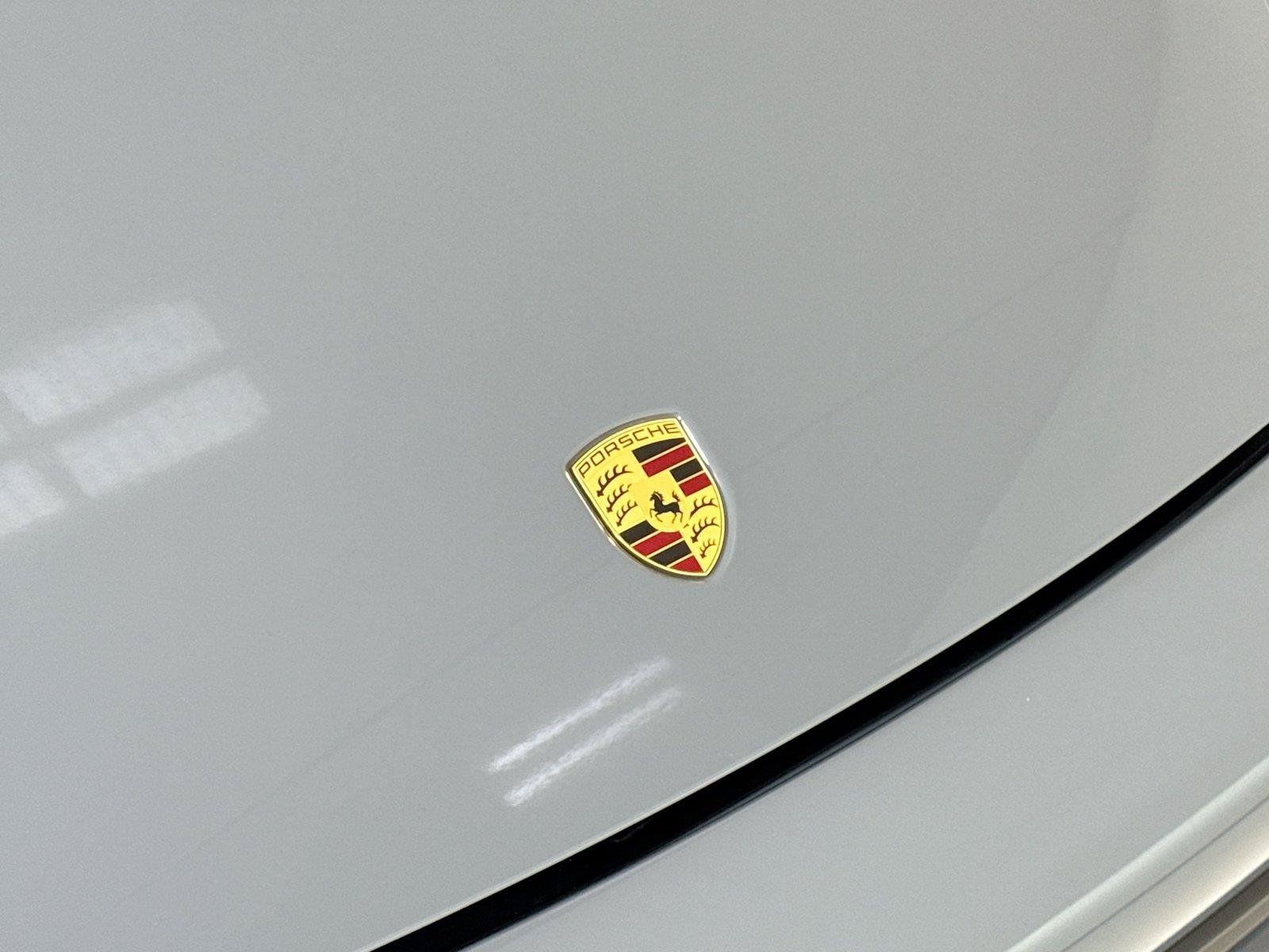 Used 2024 Porsche 911 AWD/4WD image 32