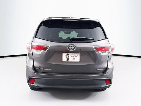 Used 2015 Toyota Highlander Limited w/ Driver Technology Package FWD image 8
