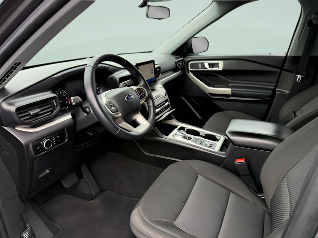 Certified 2023 Ford Explorer XLT AWD/4WD image 4