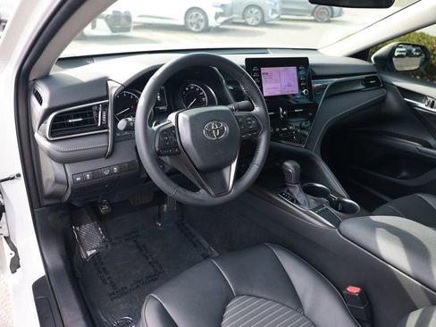 Used 2024 Toyota Camry SE image 15