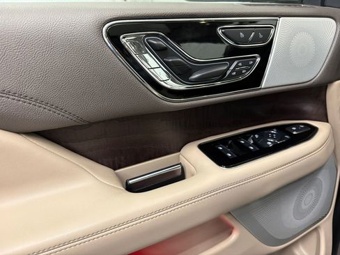 Certified 2023 Lincoln Navigator Reserve AWD/4WD image 38