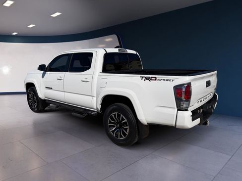 Used 2020 Toyota Tacoma TRD Sport image 3