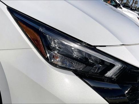 New 2025 Nissan Versa SR image 10