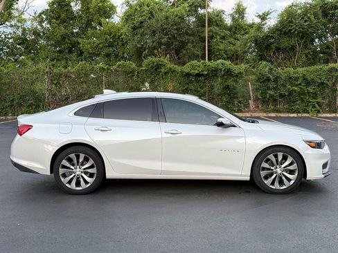 Used 2017 Chevrolet Malibu Premier w/ Premier Sun and Wheel Package FWD image 11