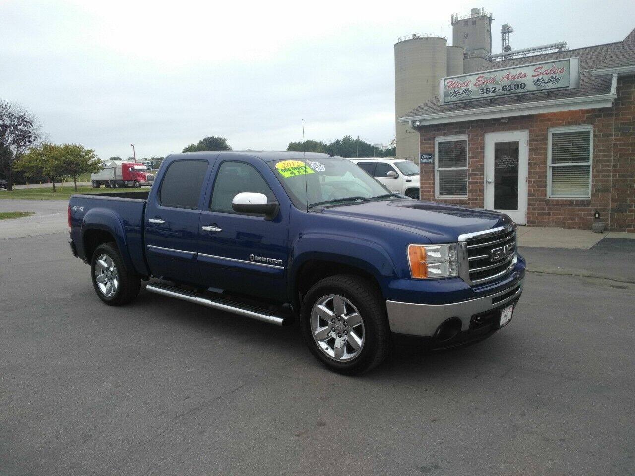 Used 2012 GMC Sierra 1500 SLT w/ Heritage Edition AWD/4WD image 2