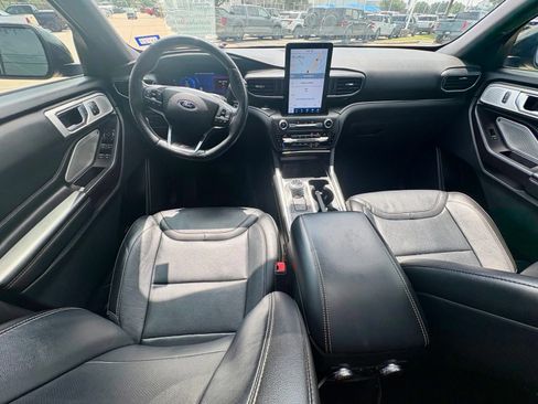 Used 2020 Ford Explorer ST w/ Premium Technology Package AWD/4WD image 9