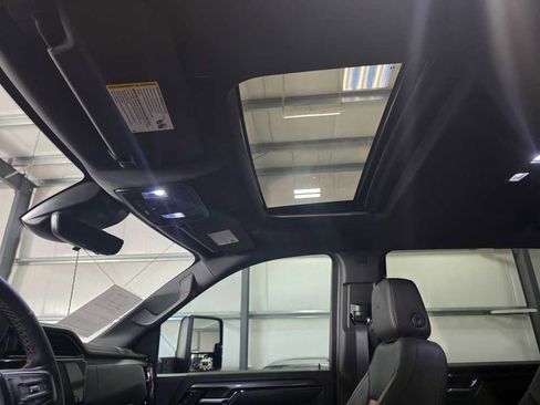 Used 2025 GMC Sierra 2500 AT4 w/ AT4 Premium Plus Package image 12