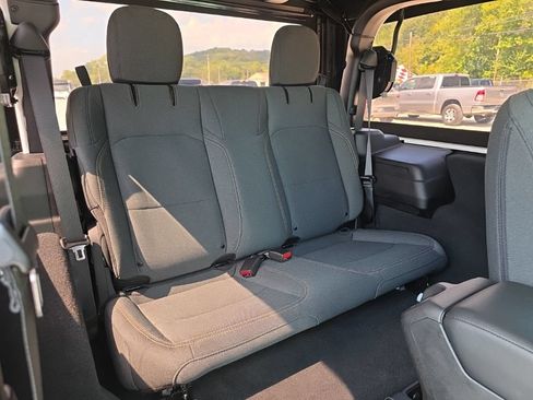 Used 2024 Jeep Wrangler Sport AWD/4WD image 16